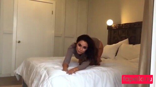 Uldouz Wallace Nude Onlyfans Photo 28