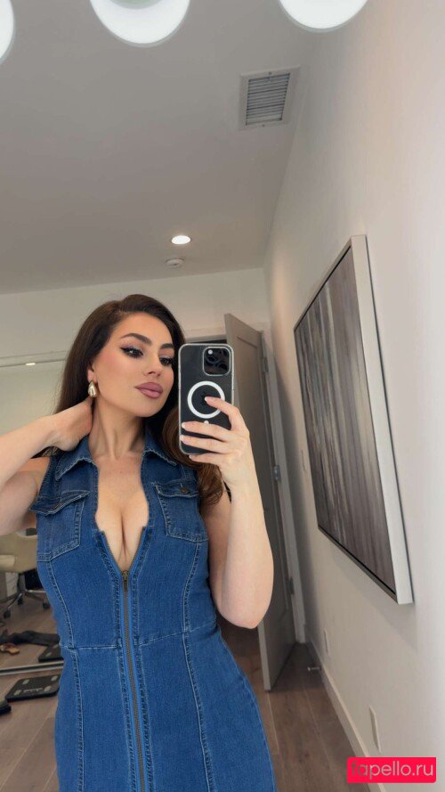 Uldouz Wallace Nude Onlyfans Photo 15