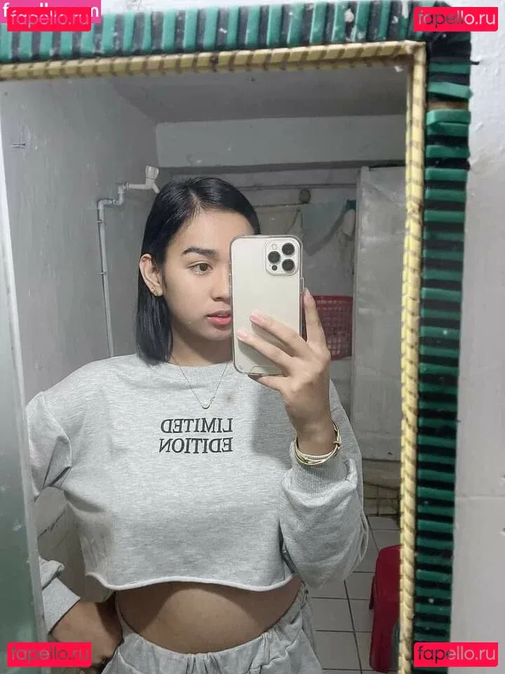 tin.av Onlyfans Photo Gallery 