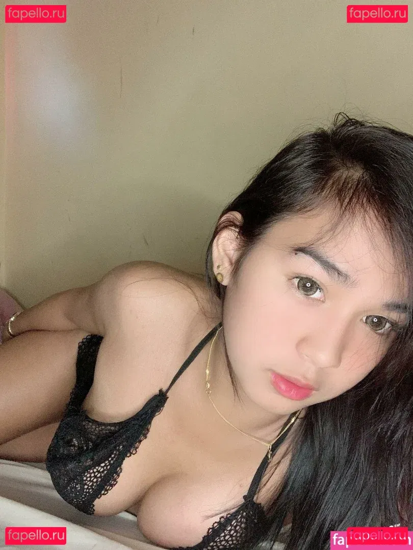 tin.av Onlyfans Photo Gallery 