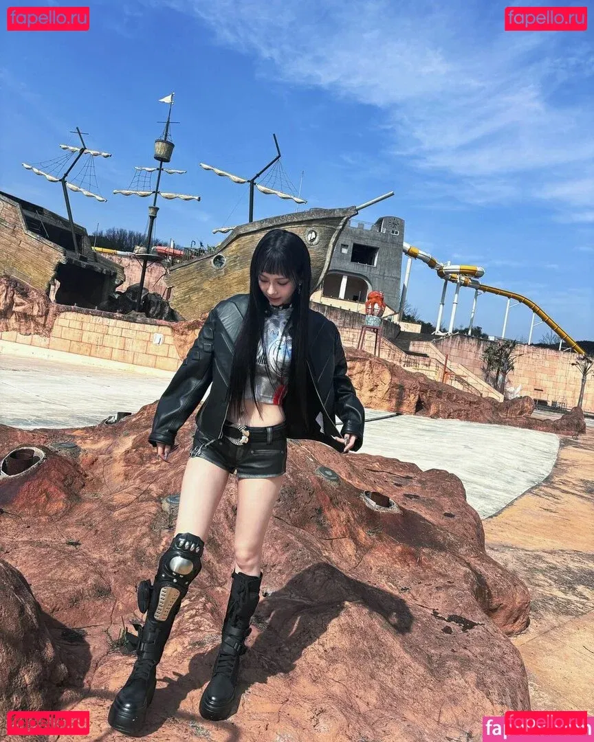 katarinabluu Onlyfans Photo Gallery 