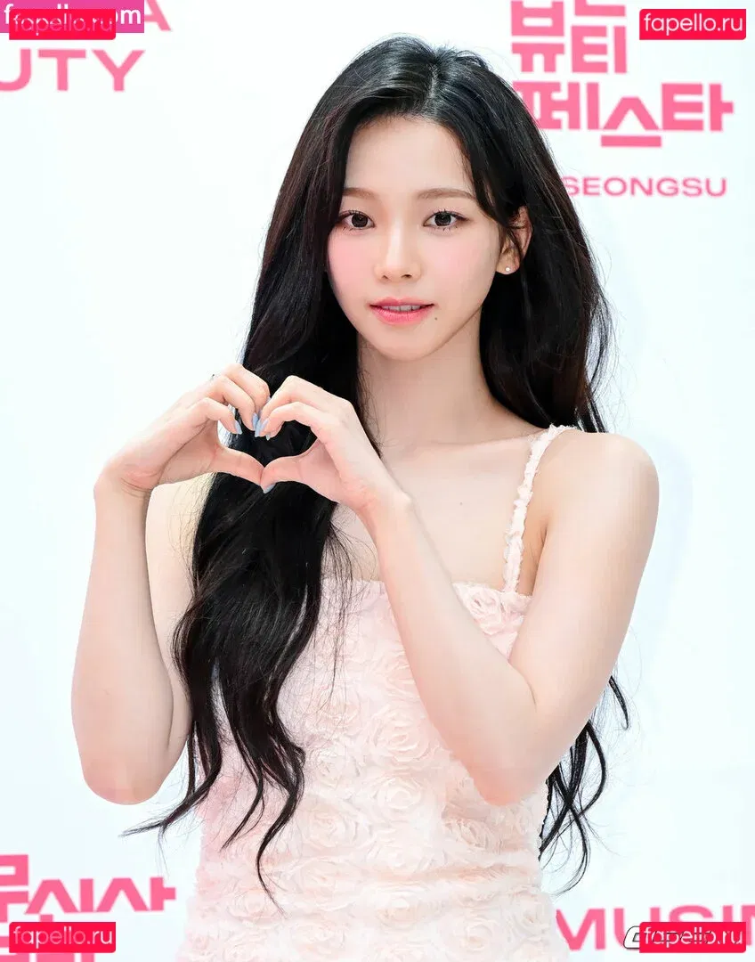 katarinabluu Onlyfans Photo Gallery 