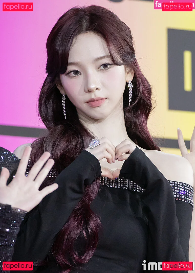 katarinabluu Onlyfans Photo Gallery 