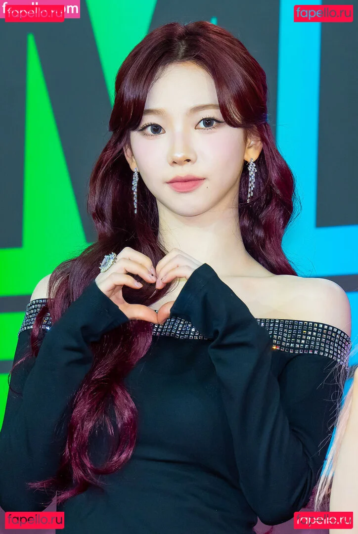 katarinabluu Onlyfans Photo Gallery 