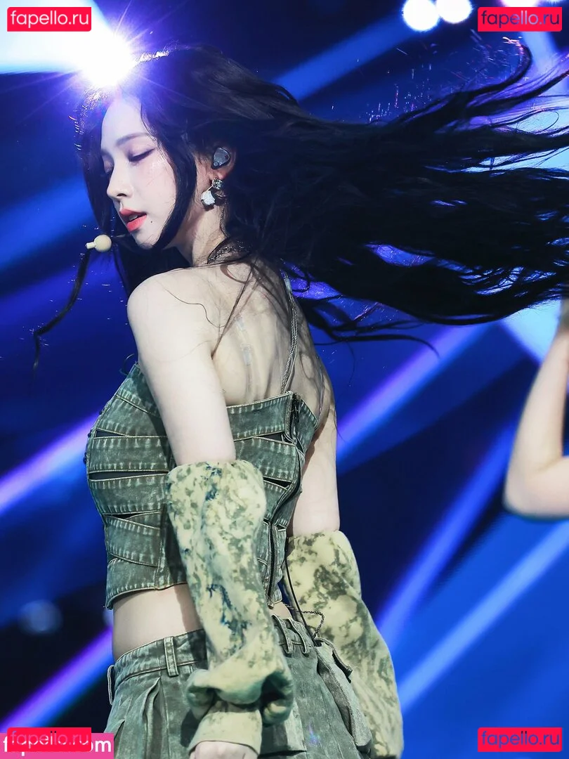 katarinabluu Onlyfans Photo Gallery 