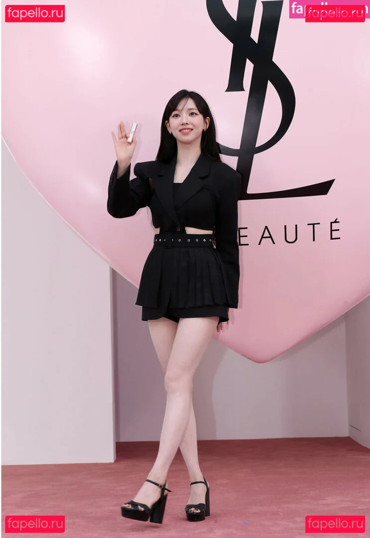 katarinabluu Onlyfans Photo Gallery 