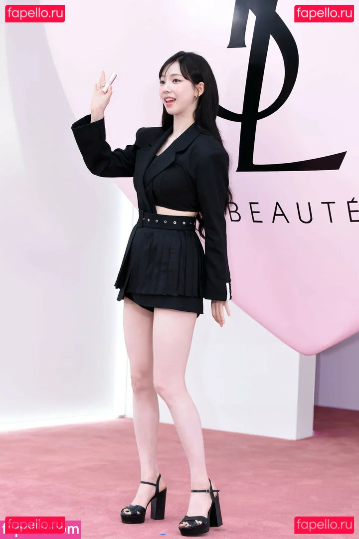 katarinabluu Onlyfans Photo Gallery 