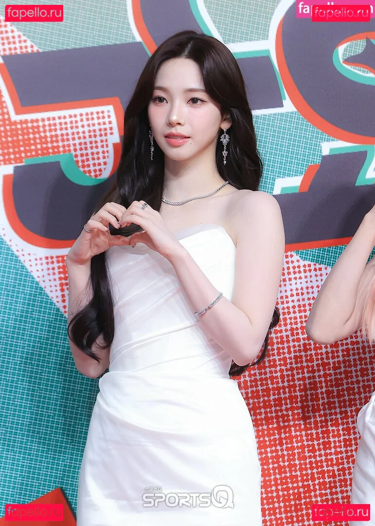 katarinabluu Onlyfans Photo Gallery 