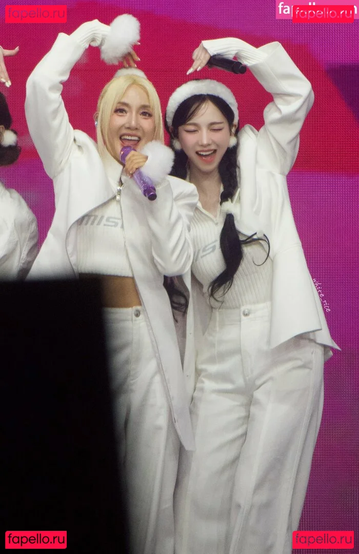 katarinabluu Onlyfans Photo Gallery 