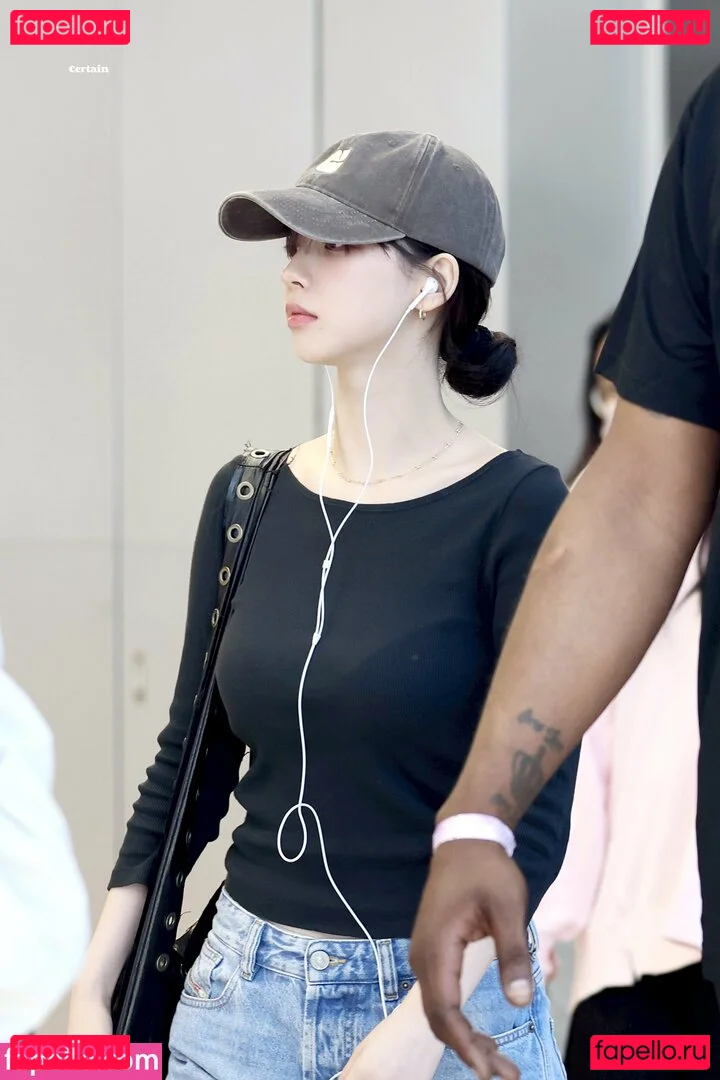 katarinabluu Onlyfans Photo Gallery 