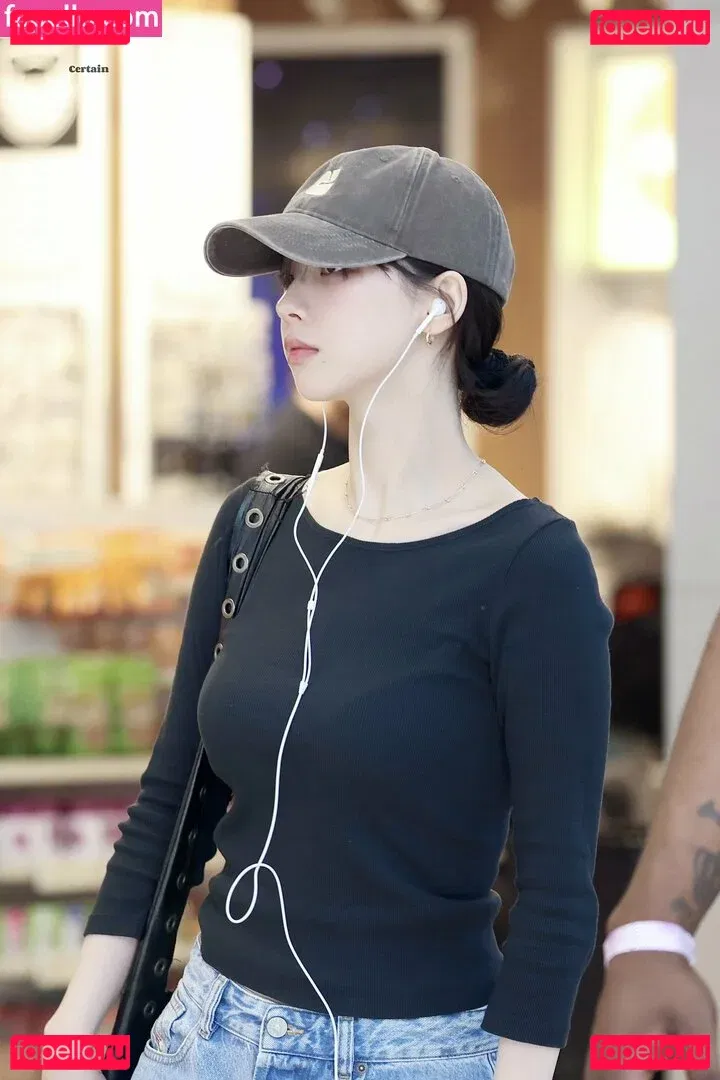 katarinabluu Onlyfans Photo Gallery 