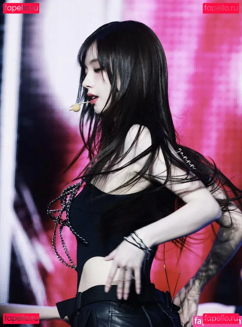 katarinabluu Onlyfans Photo Gallery 