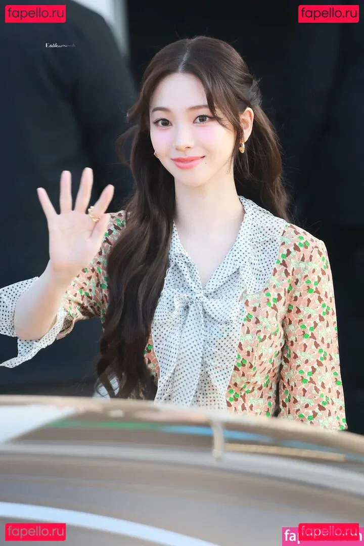 katarinabluu Onlyfans Photo Gallery 