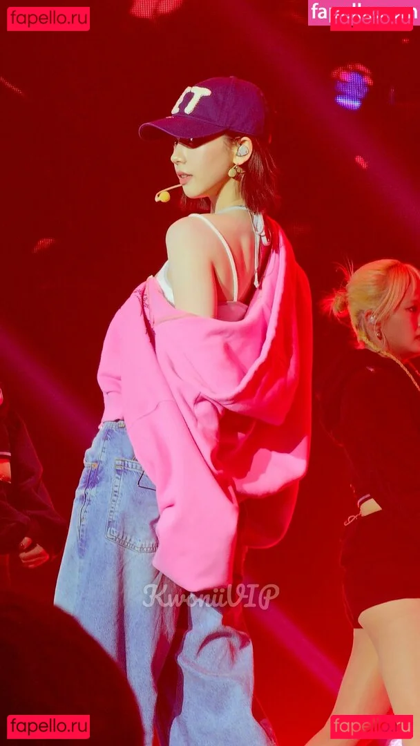 katarinabluu Onlyfans Photo Gallery 