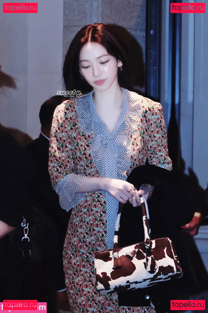 katarinabluu Onlyfans Photo Gallery 