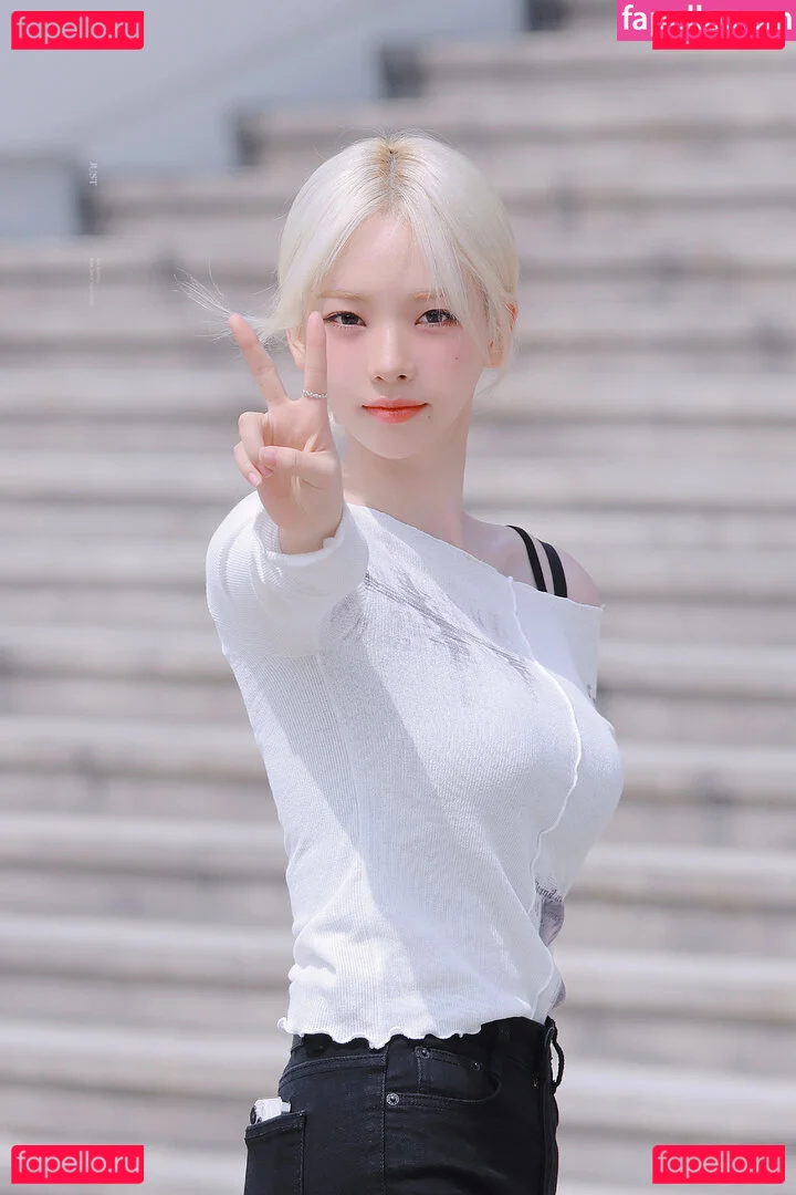 katarinabluu Onlyfans Photo Gallery 