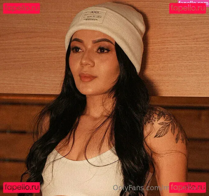 megairisxxx Onlyfans Photo Gallery 