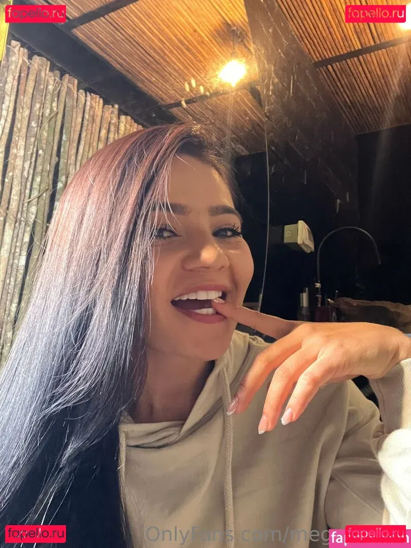 megairisxxx Onlyfans Photo Gallery 