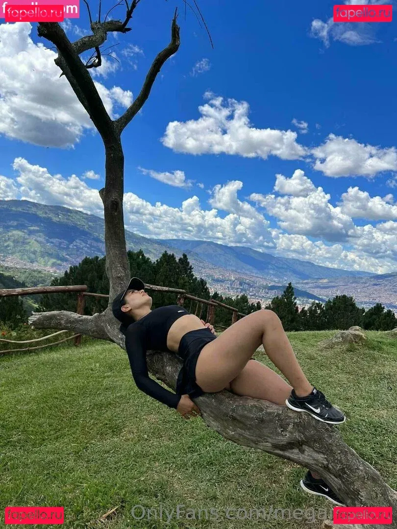 megairisxxx Onlyfans Photo Gallery 