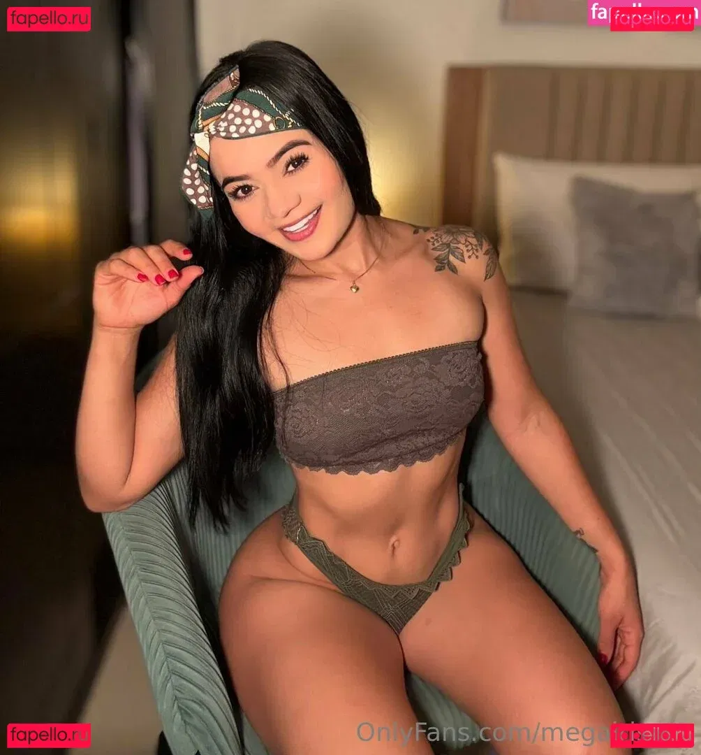 megairisxxx Onlyfans Photo Gallery 