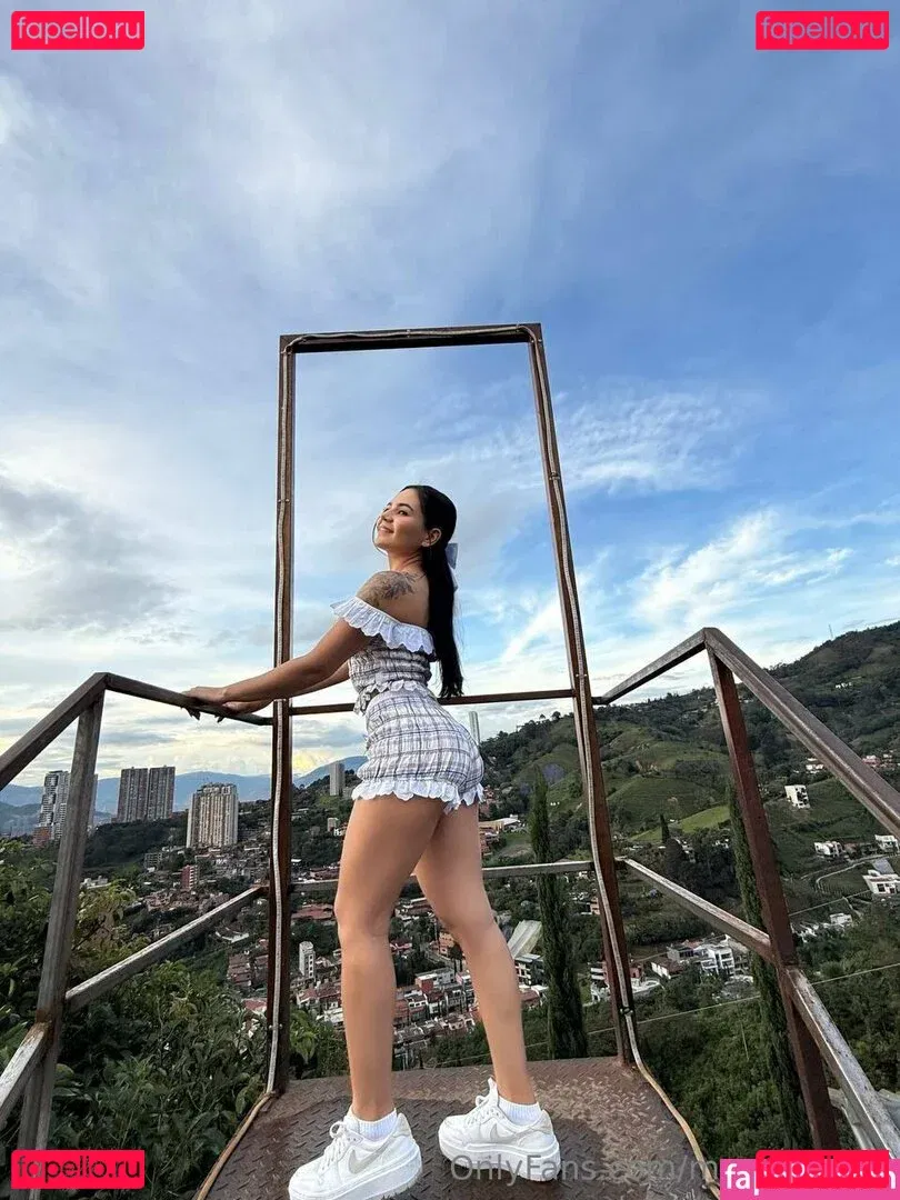 megairisxxx Onlyfans Photo Gallery 