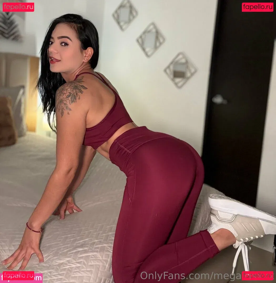 megairisxxx Onlyfans Photo Gallery 