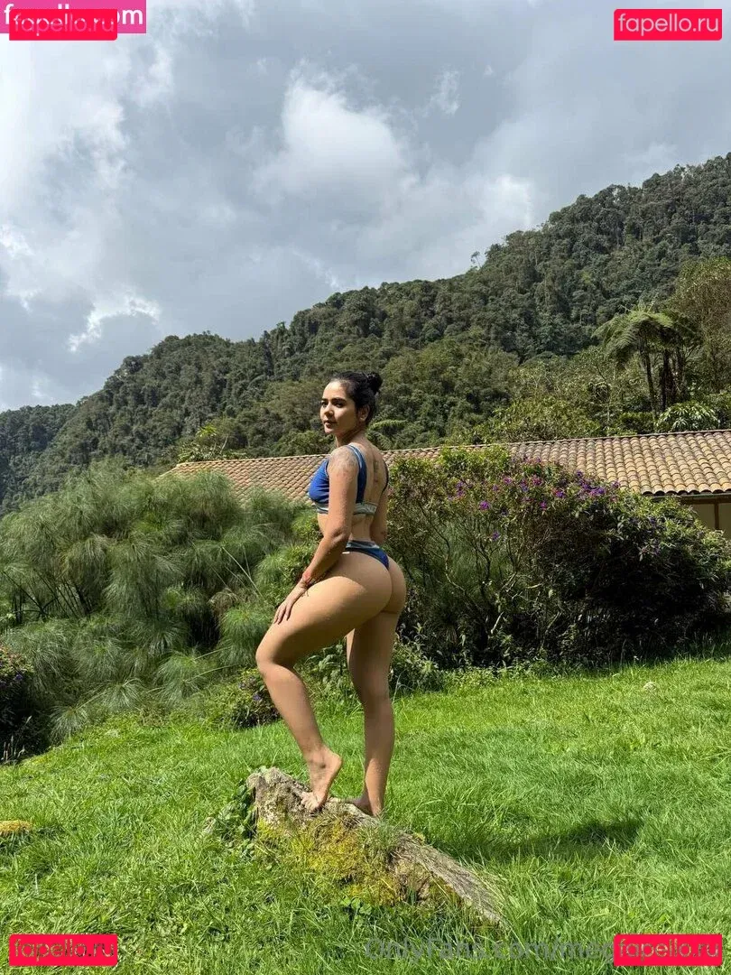 megairisxxx Onlyfans Photo Gallery 