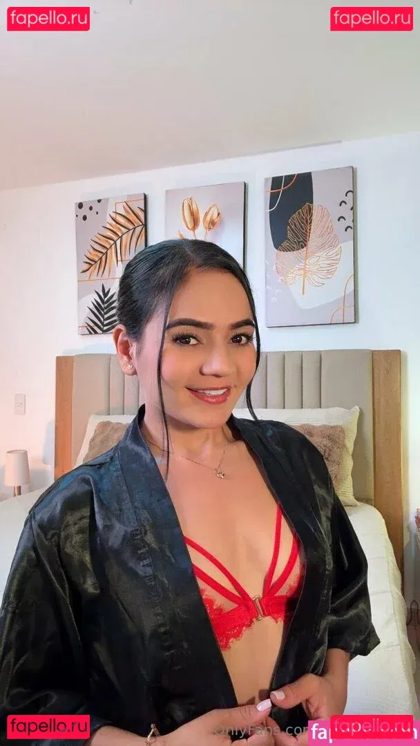 megairisxxx Onlyfans Photo Gallery 