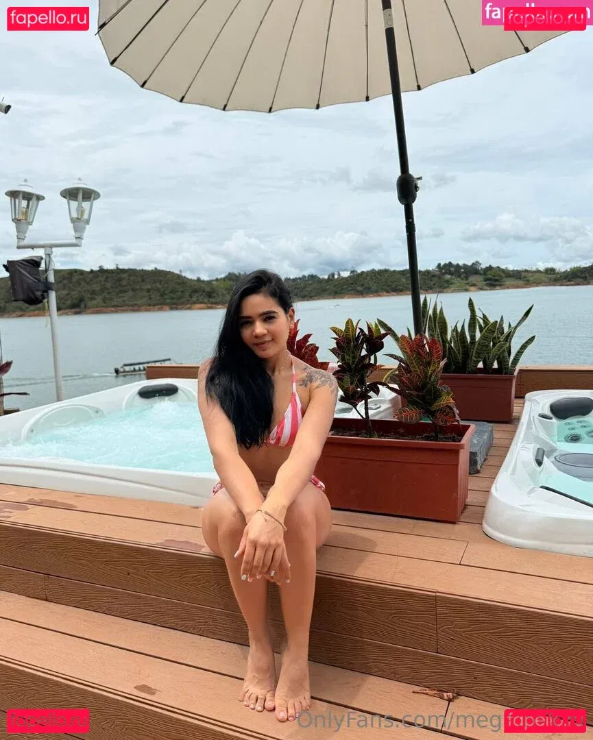 megairisxxx Onlyfans Photo Gallery 