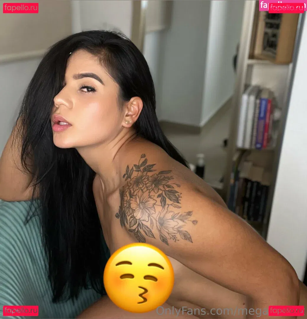 megairisxxx Onlyfans Photo Gallery 