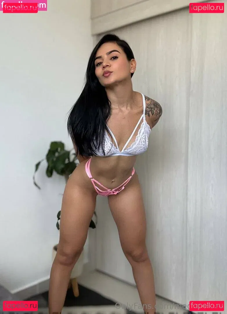 megairisxxx Onlyfans Photo Gallery 