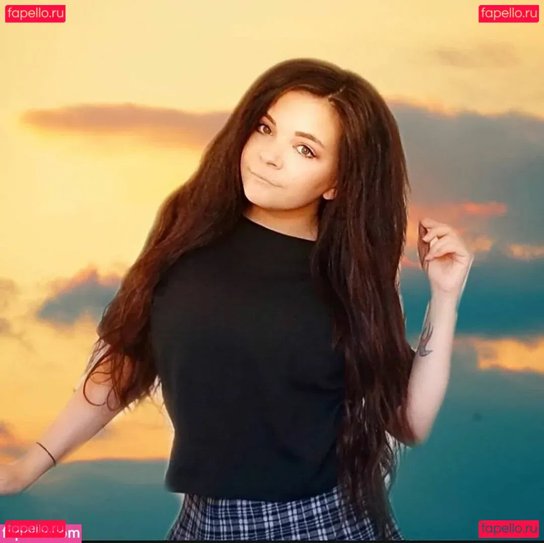 cowtail Onlyfans Photo Gallery 