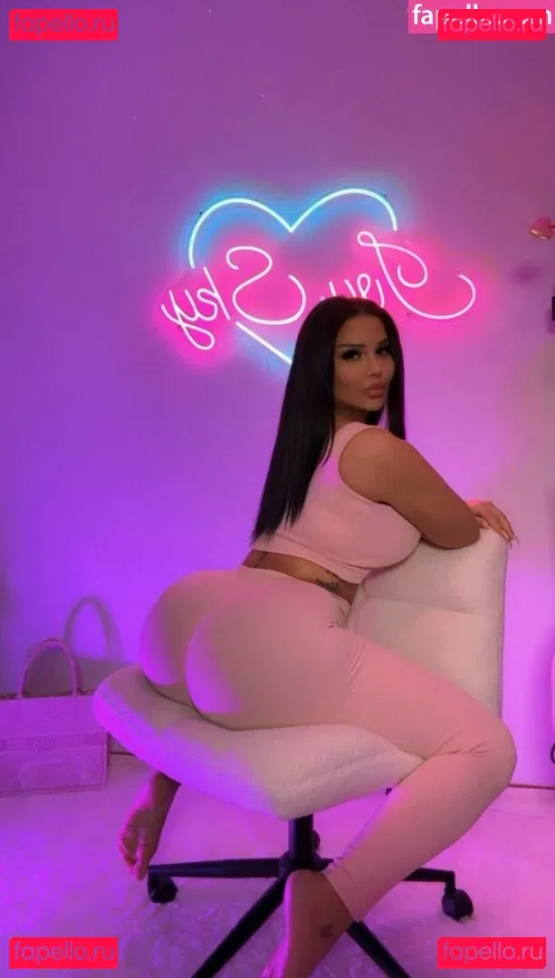 IvySky Onlyfans Photo Gallery 