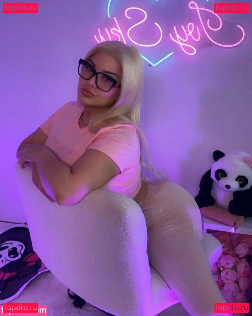 IvySky Onlyfans Photo Gallery 