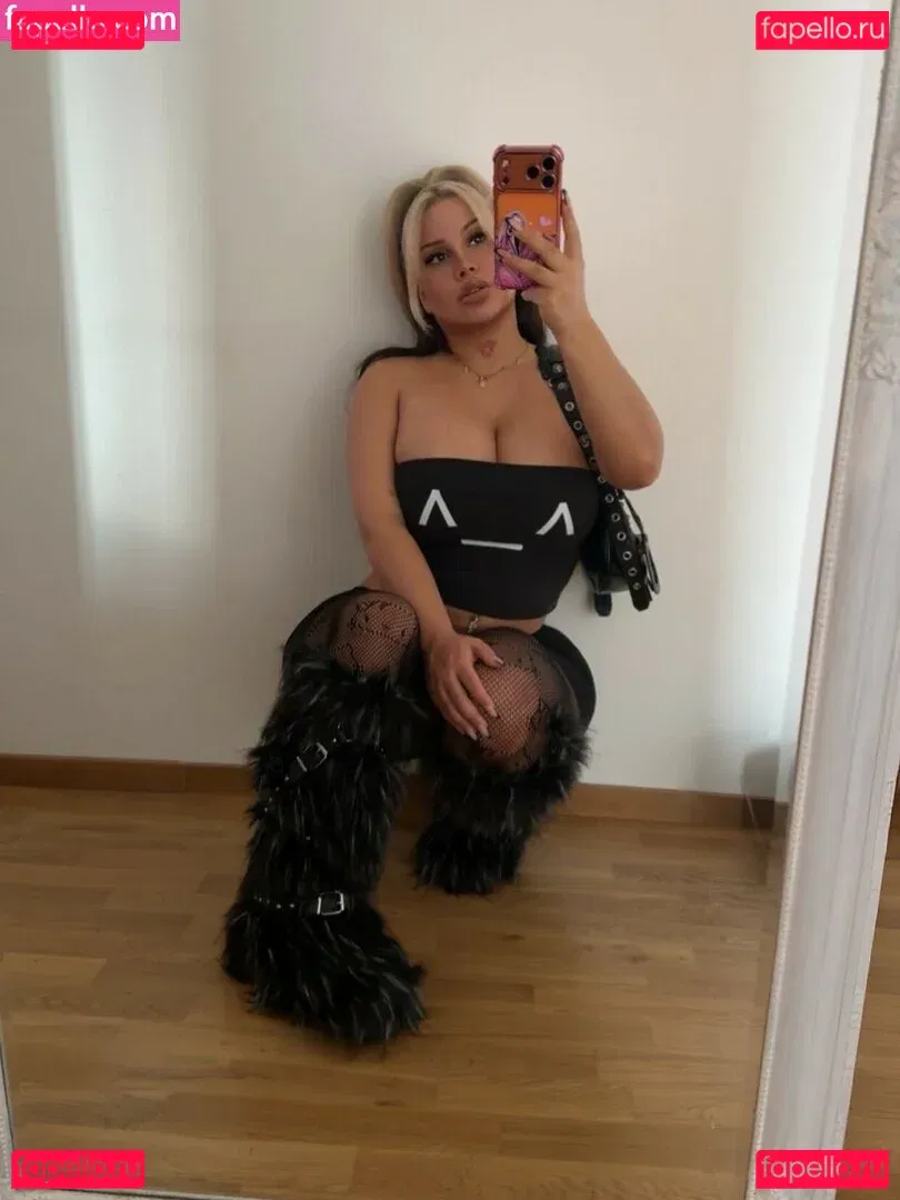 IvySky Onlyfans Photo Gallery 