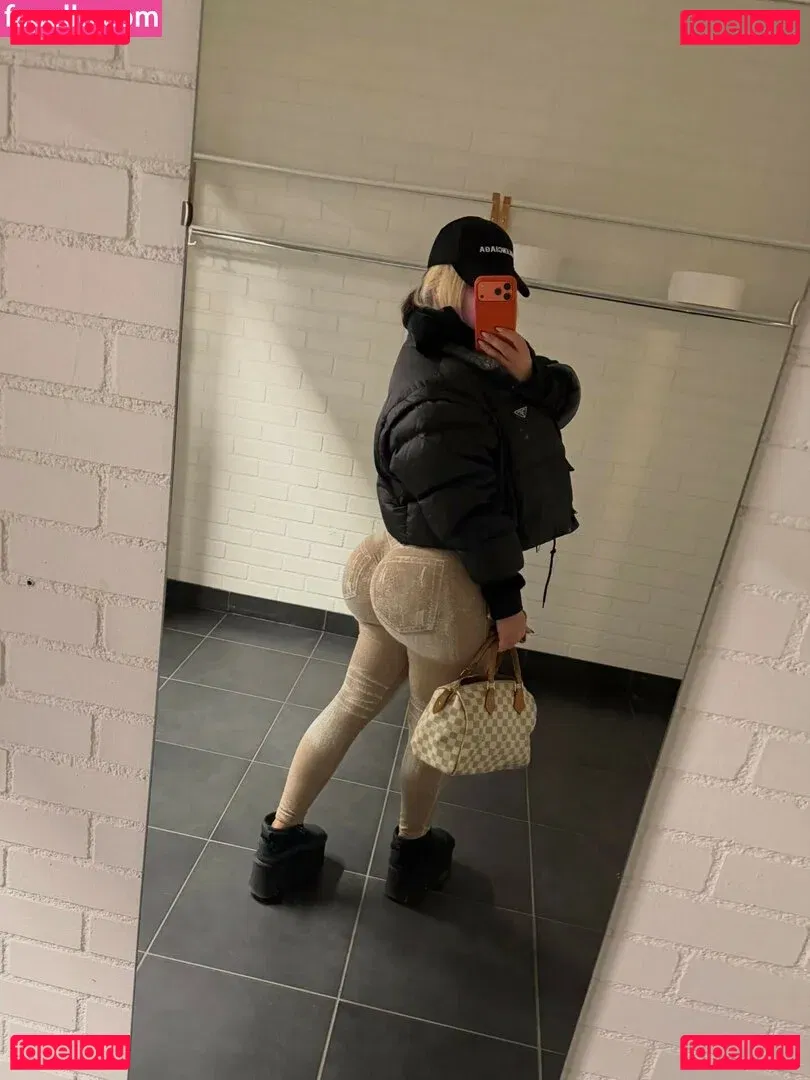 IvySky Onlyfans Photo Gallery 