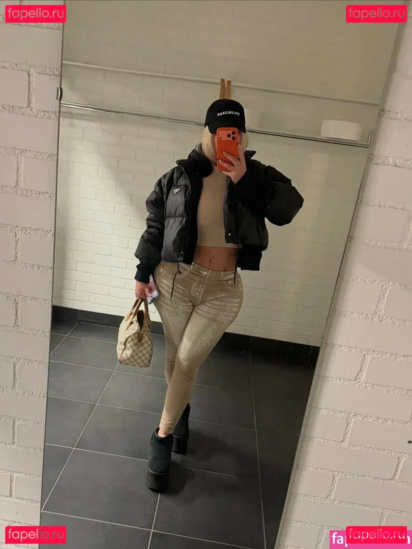 IvySky Onlyfans Photo Gallery 