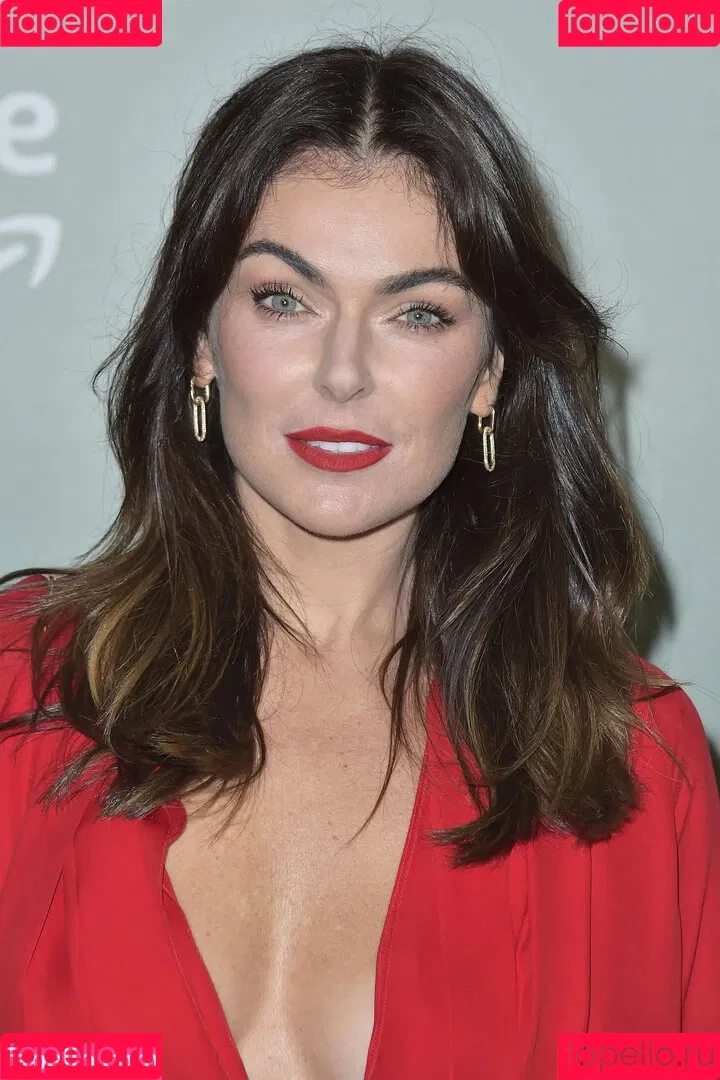 Serinda Swan Onlyfans Photo Gallery 