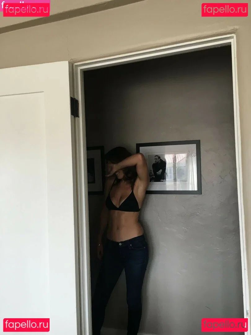 Serinda Swan Onlyfans Photo Gallery 