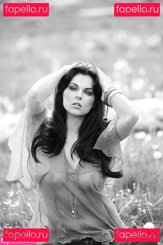 Serinda Swan Onlyfans Photo Gallery 