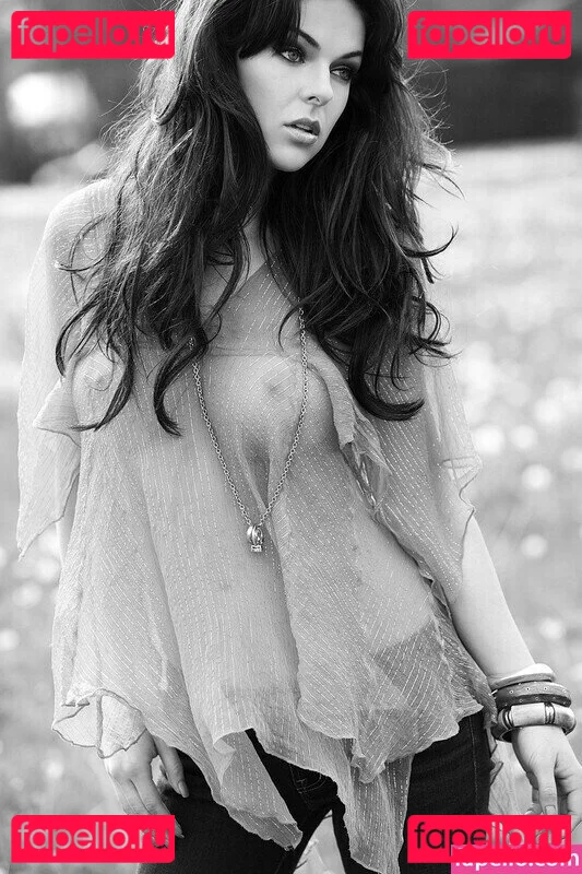 Serinda Swan Onlyfans Photo Gallery 