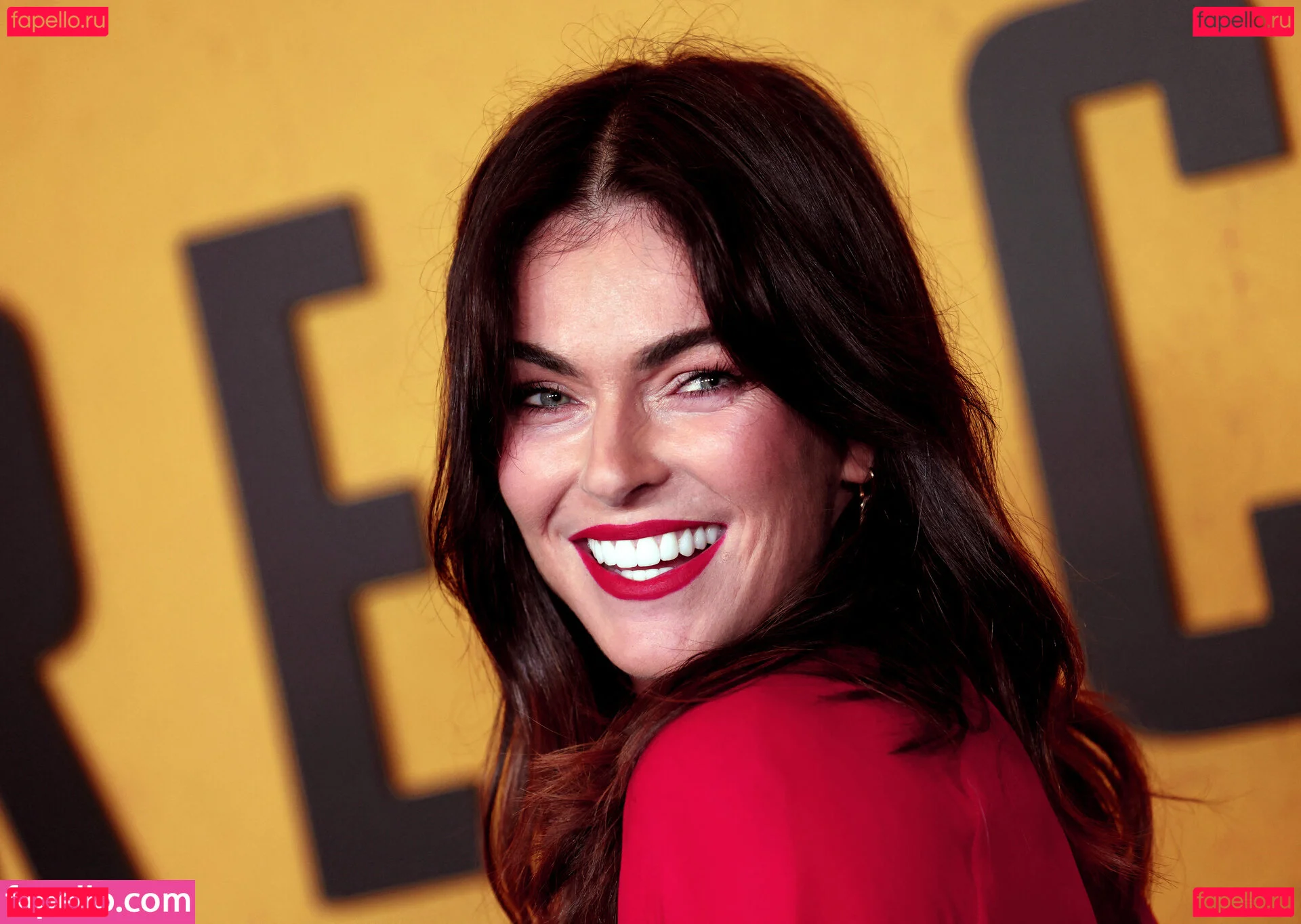 Serinda Swan Onlyfans Photo Gallery 