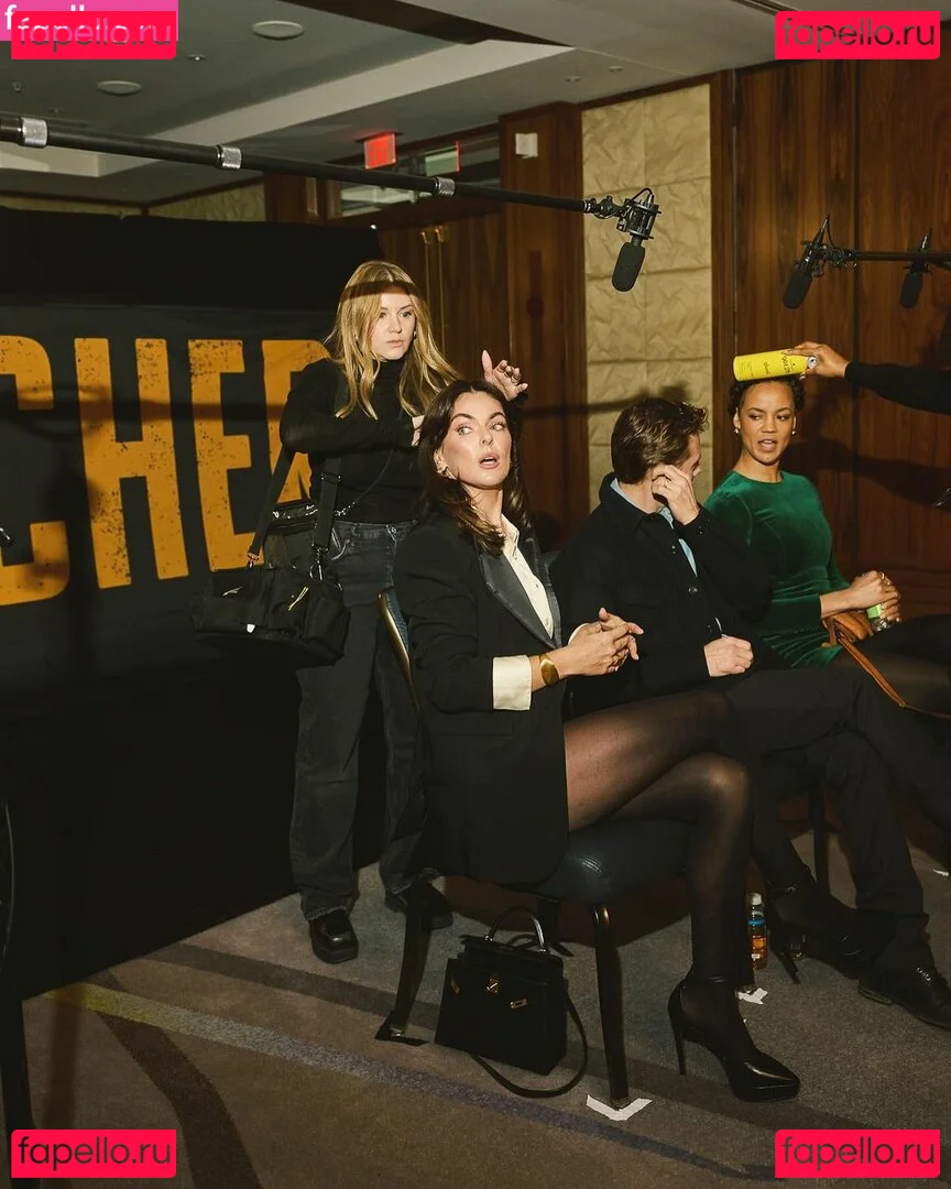 Serinda Swan Onlyfans Photo Gallery 