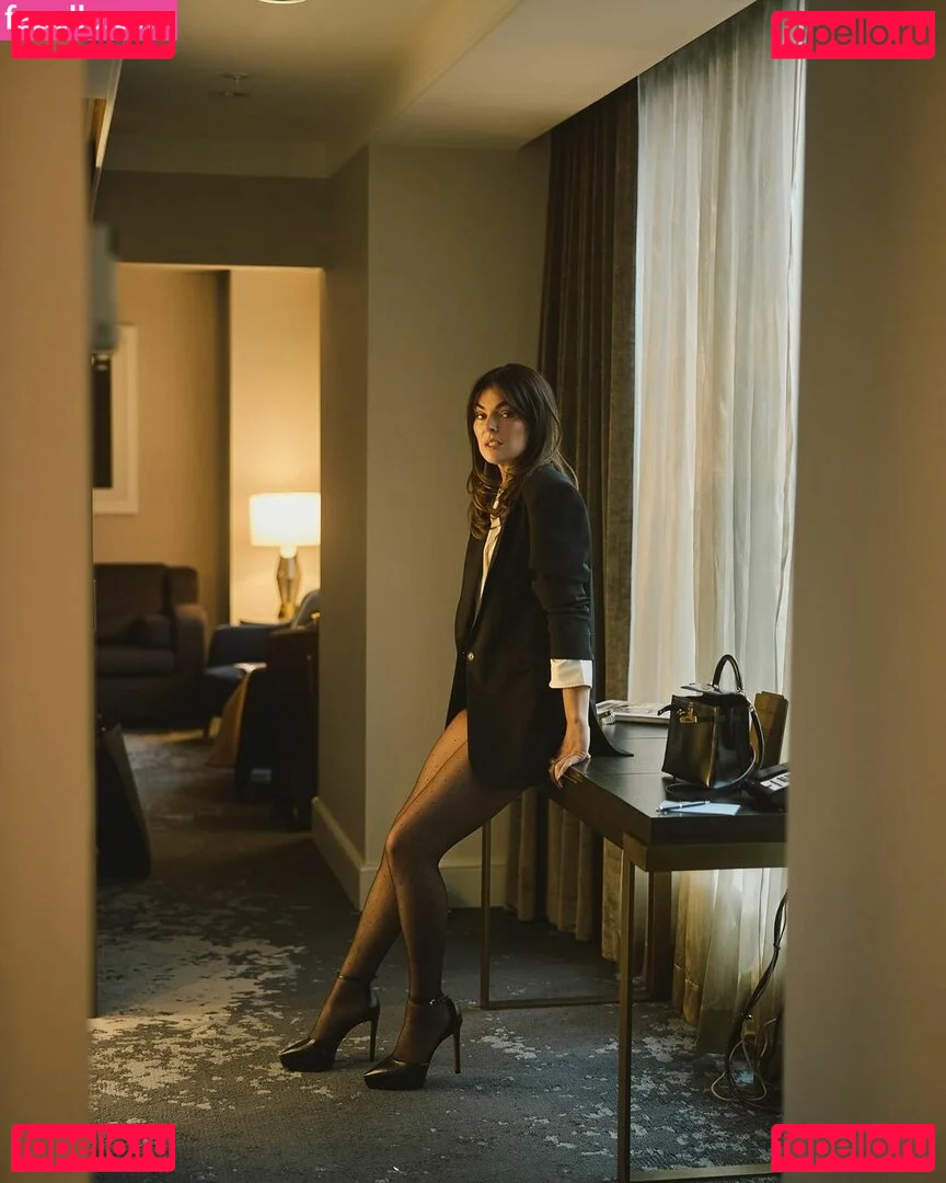 Serinda Swan Onlyfans Photo Gallery 