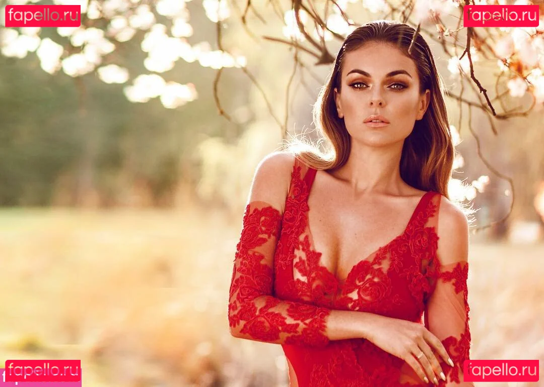 Serinda Swan Onlyfans Photo Gallery 