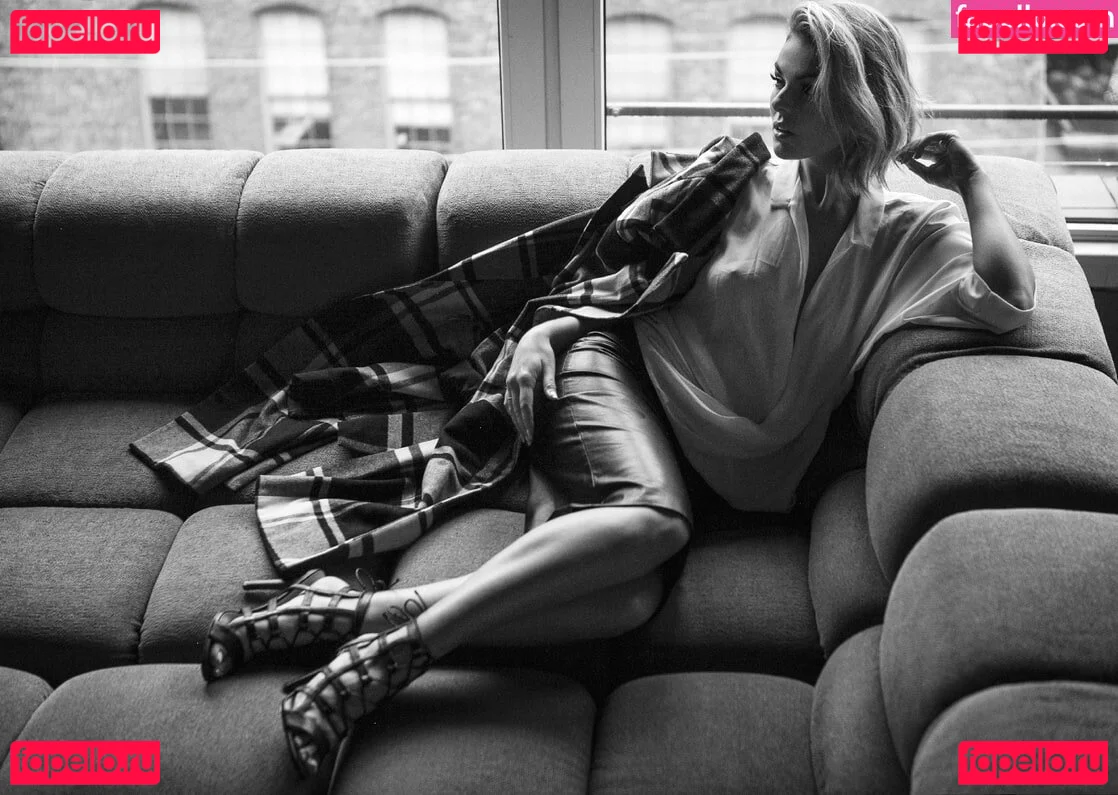 Serinda Swan Onlyfans Photo Gallery 