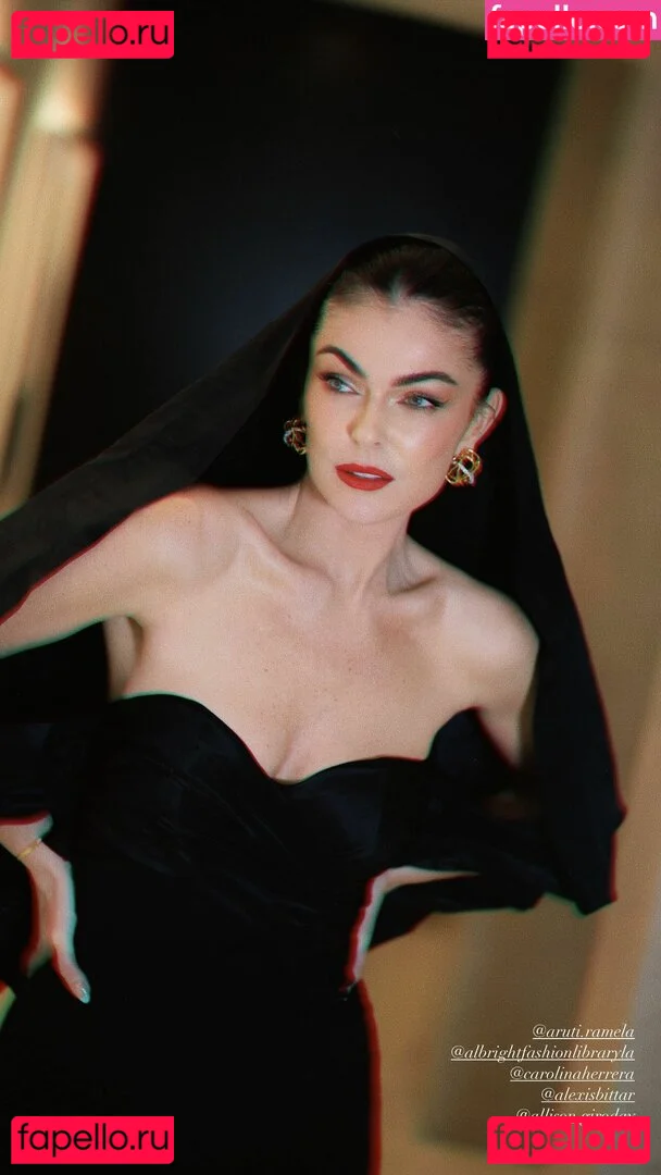 Serinda Swan Onlyfans Photo Gallery 