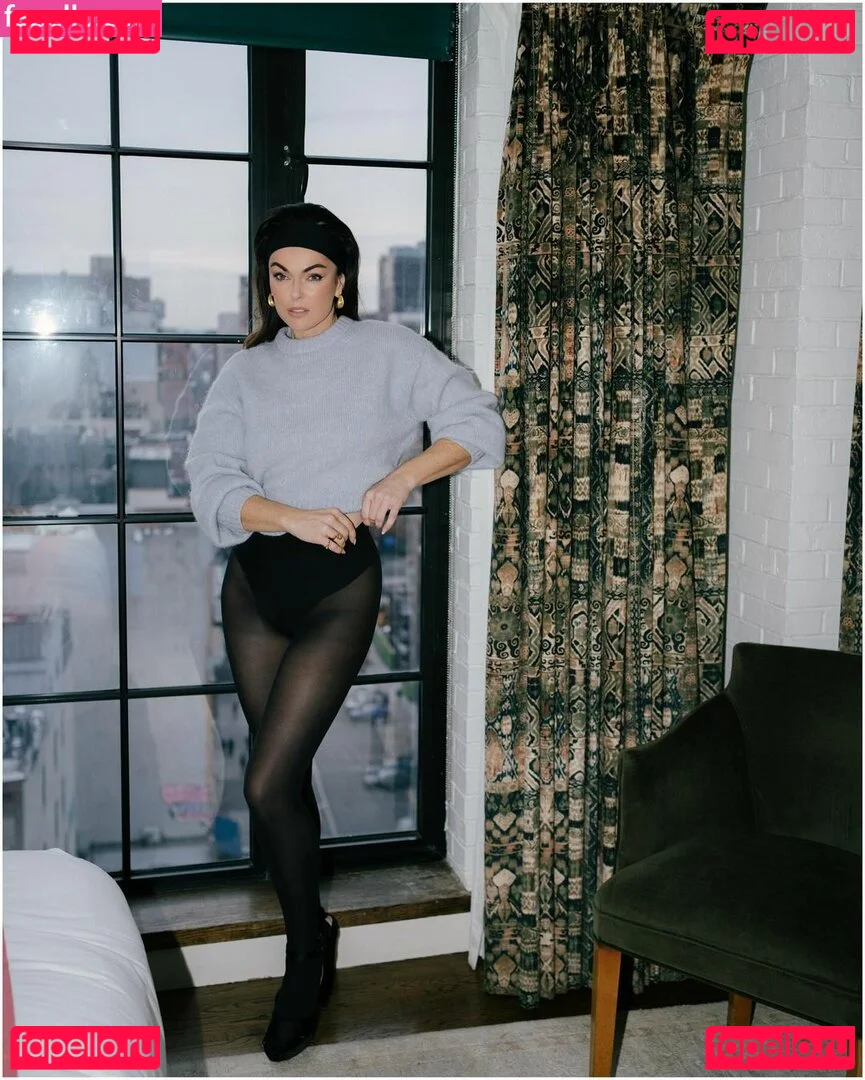 Serinda Swan Onlyfans Photo Gallery 