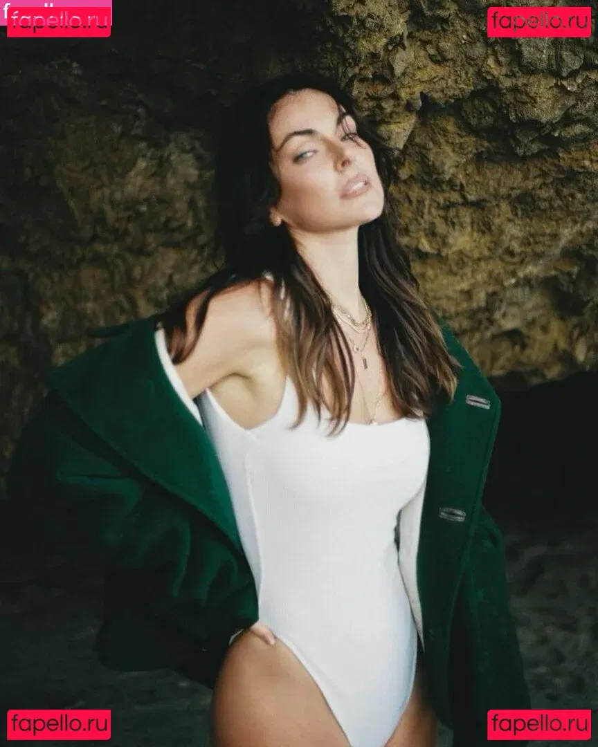 Serinda Swan Onlyfans Photo Gallery 