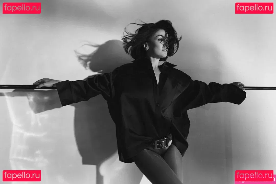 Serinda Swan Onlyfans Photo Gallery 